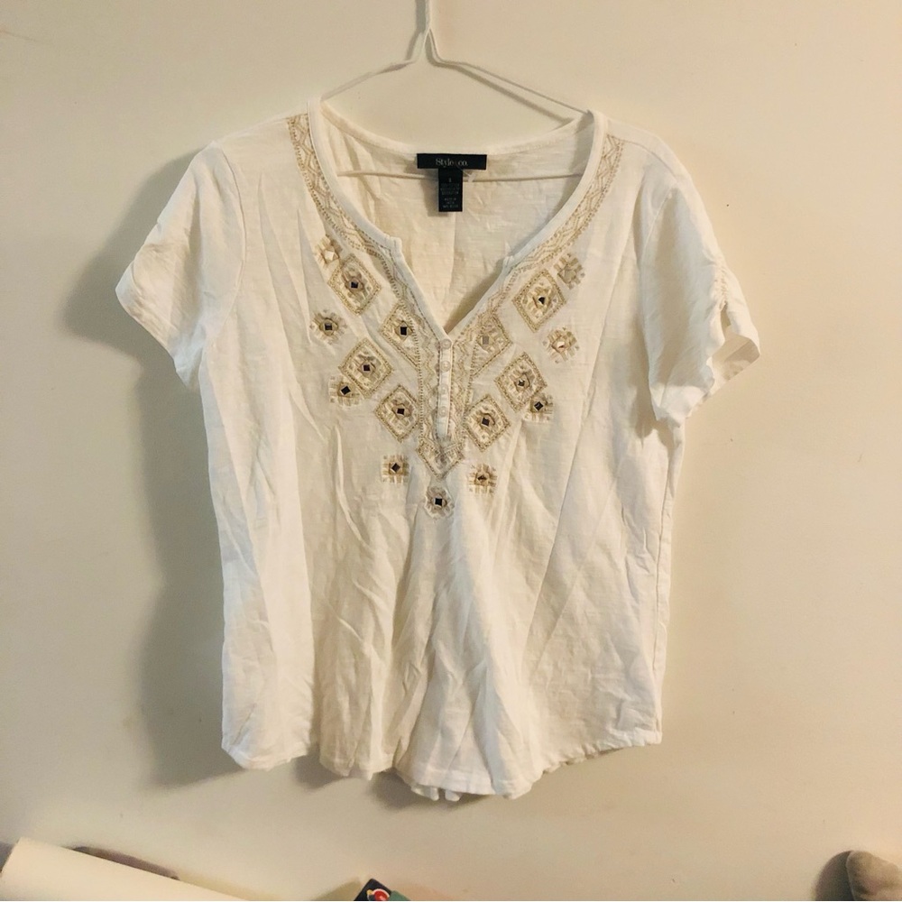 Womanʻs cream color Style&co blouse